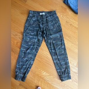 Anthropologie Cloth & Stone Camouflage Pants- size medium- rare